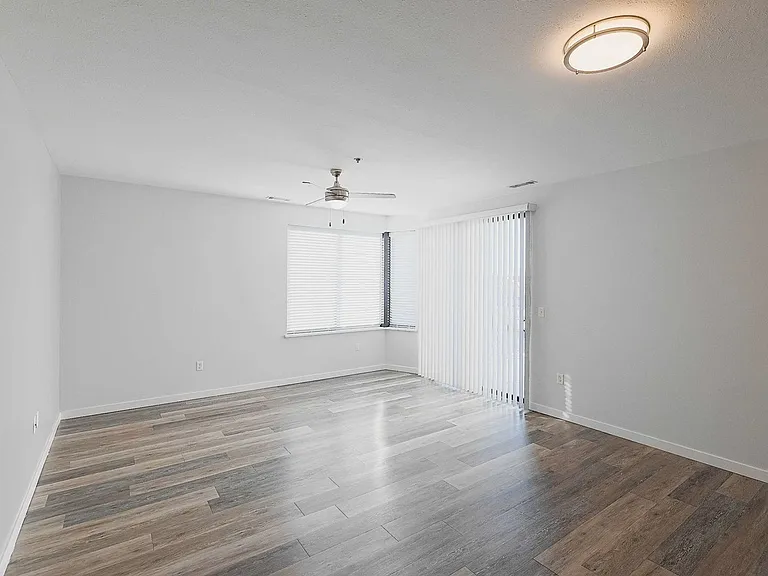 River Rock Apartments — Photo 107