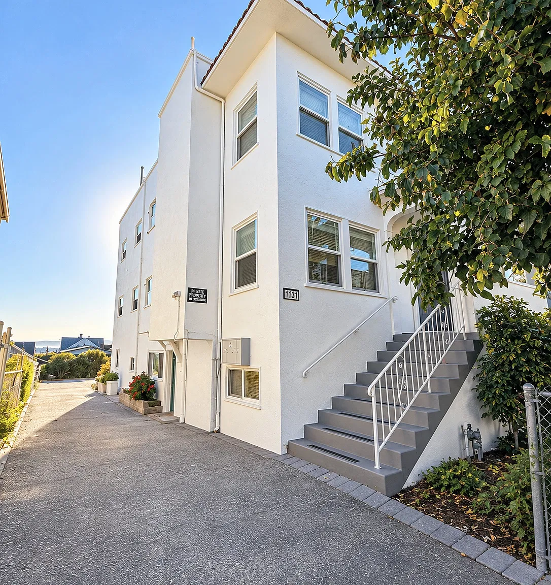 2 bed, $2,400 — Photo 2