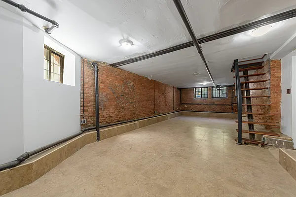 Rented by Avenues Real Estate | media 5