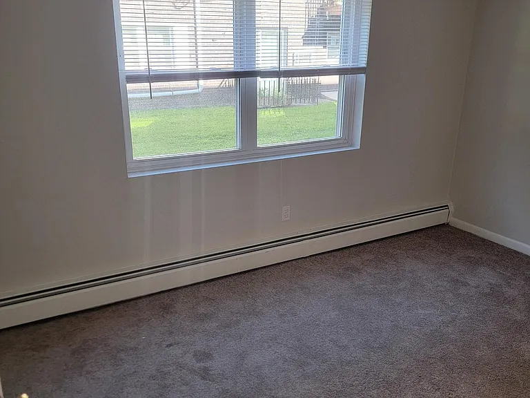 Pelham Street Apartments — Photo 9