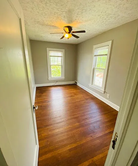 1029 23rd St NW — Photo 3