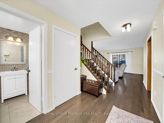 4th image of 30 Mitchell Ave