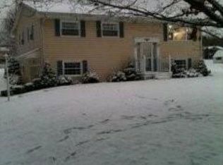 353 Ross Dr, Saegertown, PA 16433