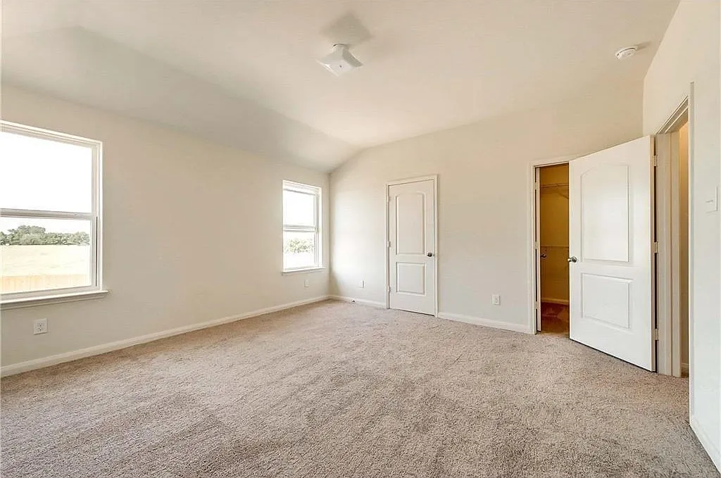 3 bed, 2.5 bath, 2062 sqft, $1,900 — Photo 4