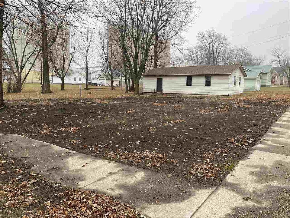 2nd image of 102 7th St
