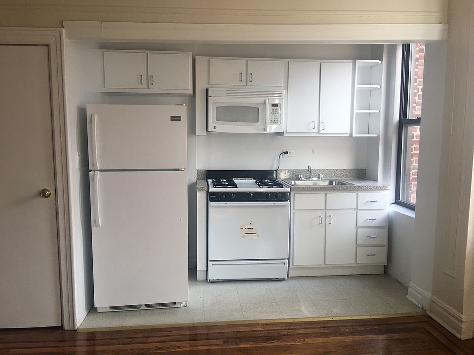 2nd image of 14040 Beech Ave #44E