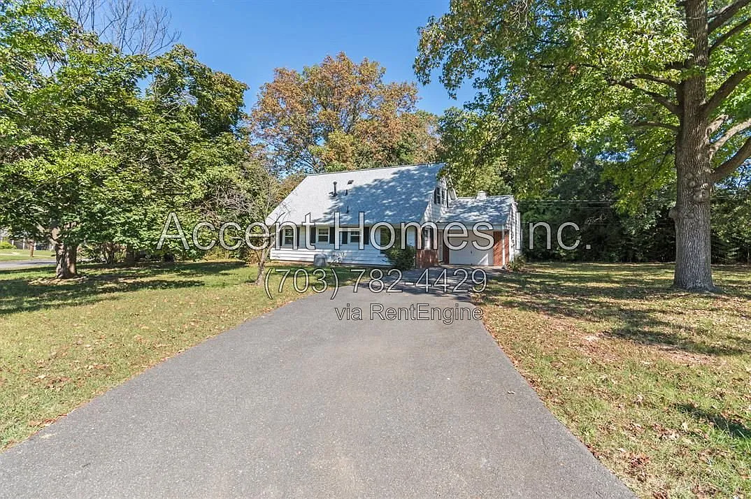 4 bed, 2.0 bath, 1326 sqft, $3,400 — Photo 2