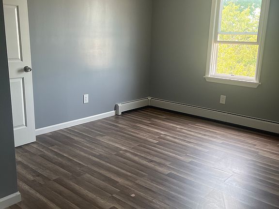 4th image of 329 Myrtle Ave Floor 3