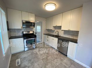 965 W Portland St, Springfield, MO 65807