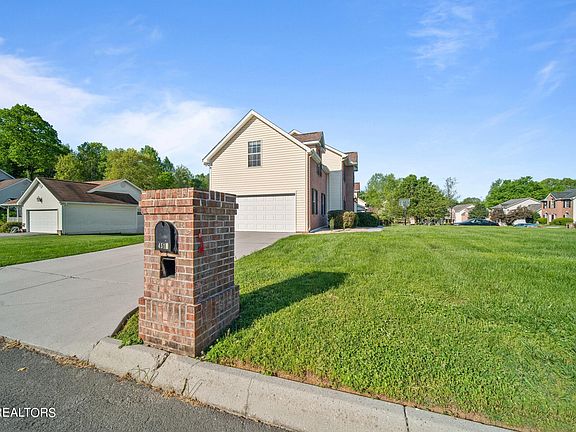 3rd image of 4510 Aylesbury Dr