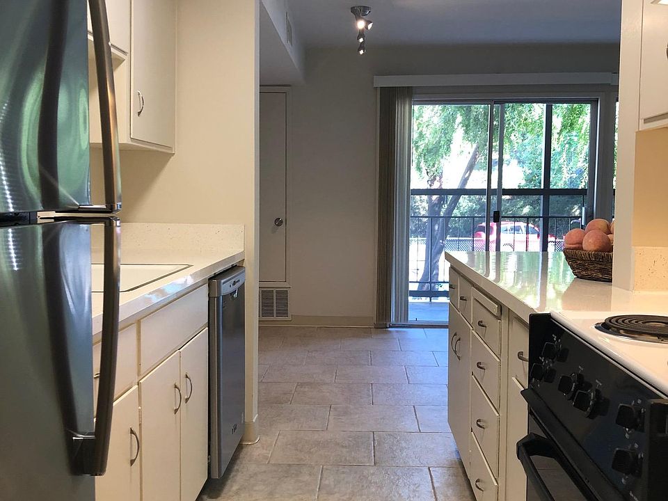 1st image of 10 Mulberry Ct APT 30
