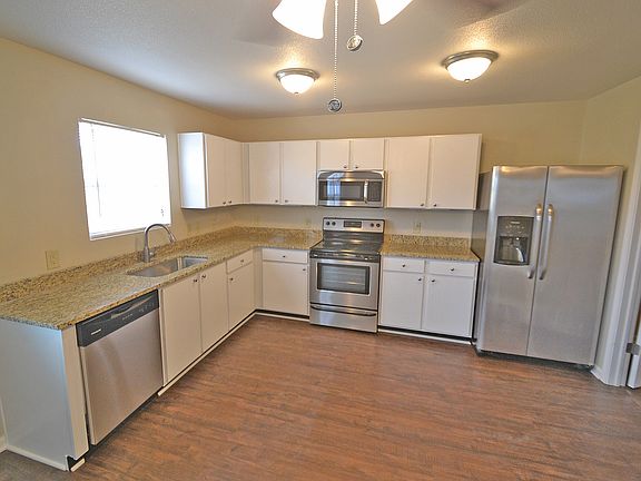4th image of 320 Zander Woods Ct