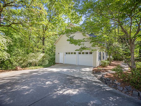 5th image of 21 Foxdale Ct