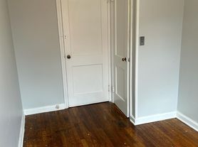 42 Livingston St