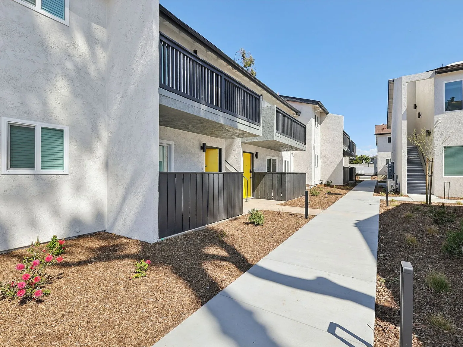 The Adelaide on 4th | Spacious 3 Bedroom + Den Homes Now Leasing — Photo 3