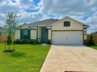 509 Turtle Dove Dr, Sealy, TX 77474