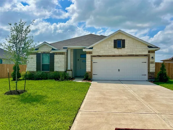 509 Turtle Dove Dr, Sealy, TX 77474