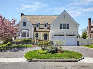 28 Flying Cloud Rd, Stamford, CT 06902