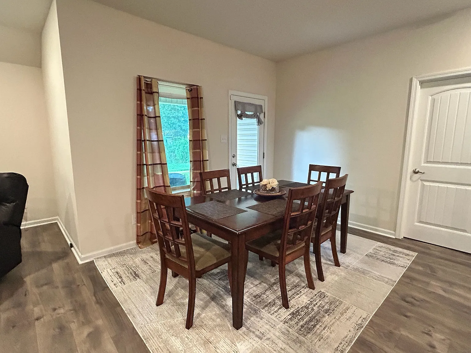 107 White Pine Dr — Photo 3