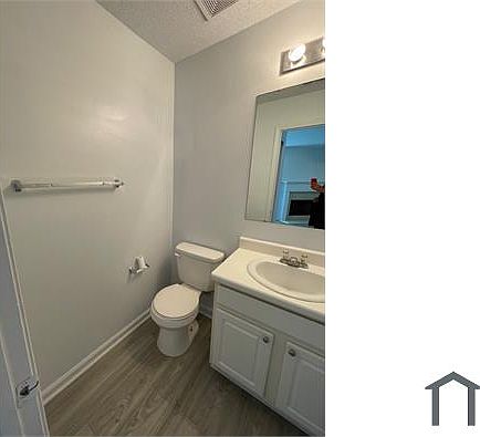 2nd image of 3179 Redwood Run
