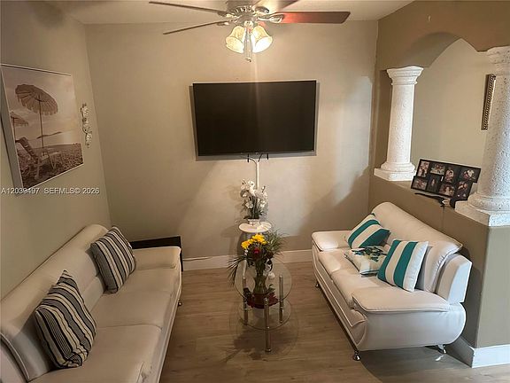 4th image of 2756 SE 16th Ave #127