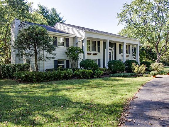 2nd image of 301 Mosley Dr