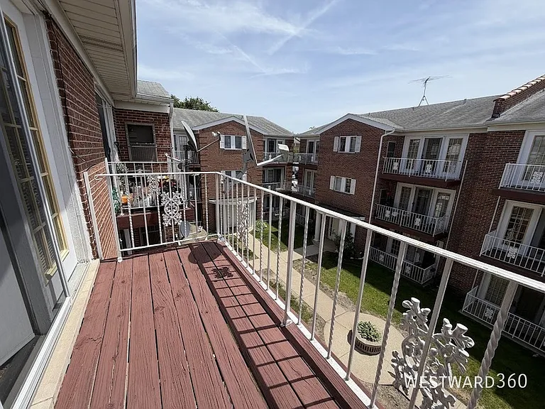 4120 Williamsburg Ct #302 — Photo 12