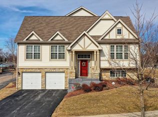 331 Bennett Dr #0, Carol Stream, IL 60188