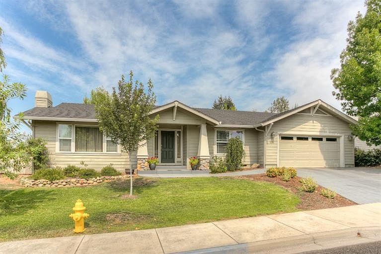 1st image of 131 Country Hill Dr
