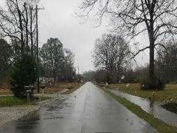 Exterior Neighborhood (street photo)