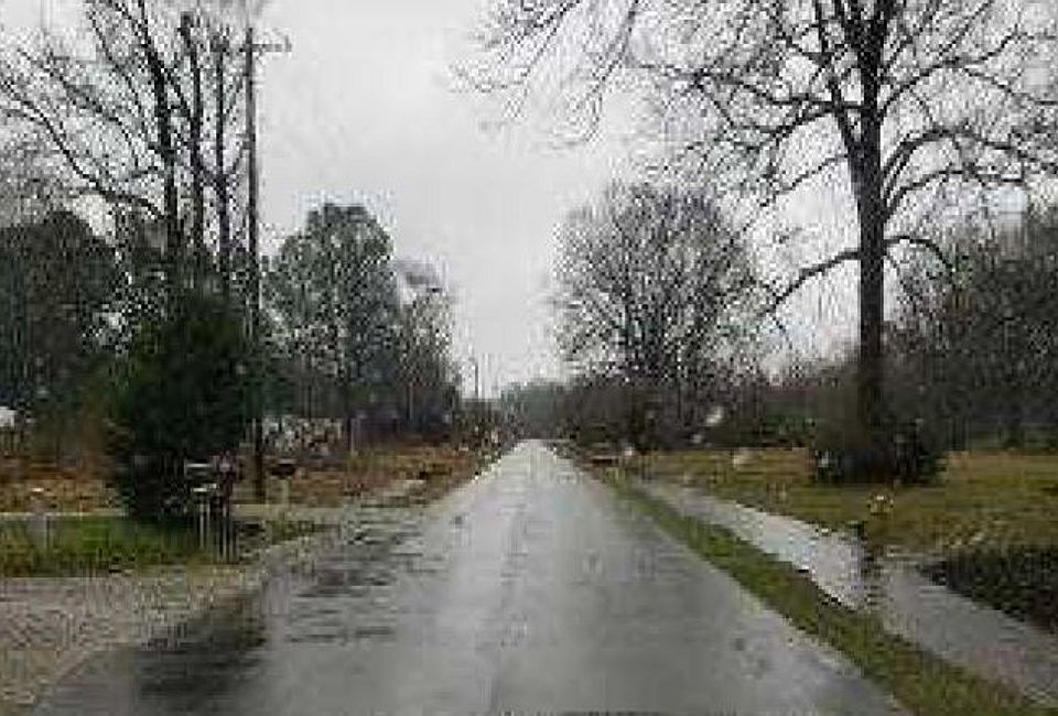 Exterior Neighborhood (street photo)