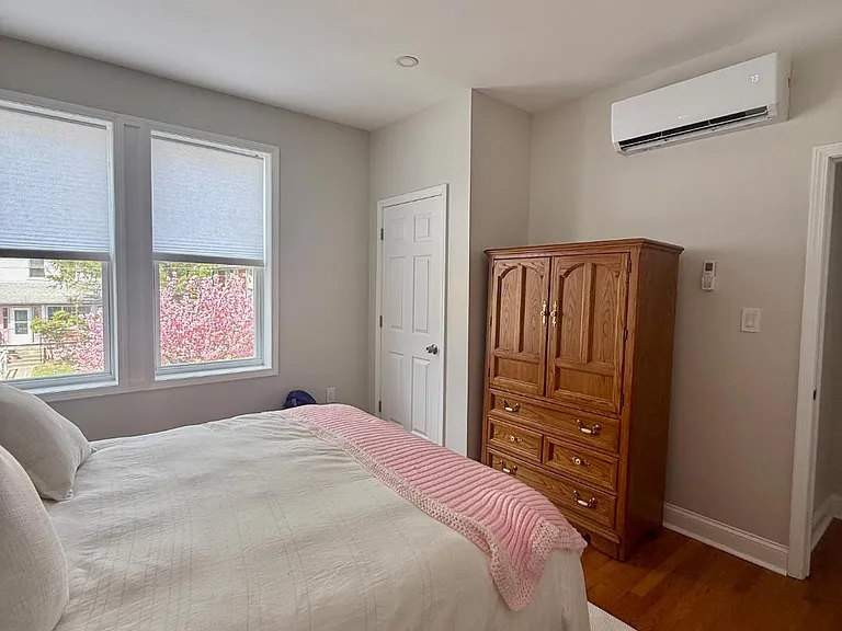 129 Maple Ave #4 — Photo 11