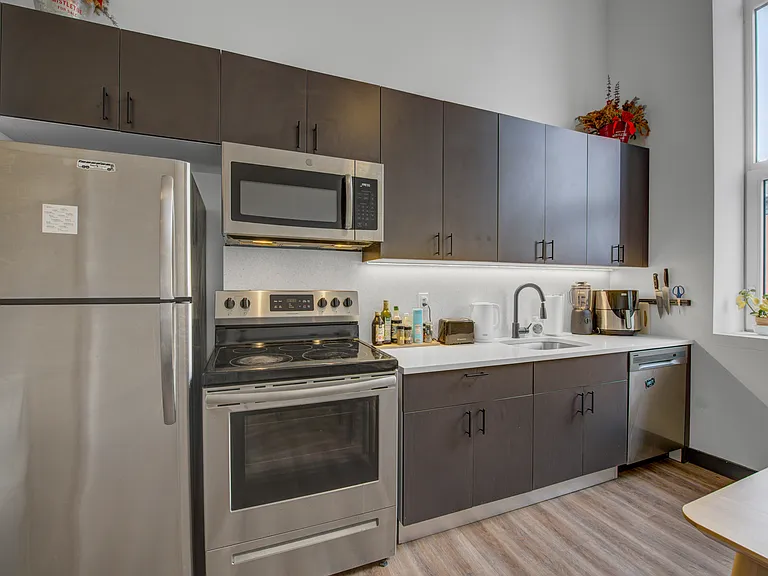 186 N 6th St #401 — Photo 6