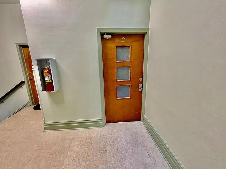 425 Walnut Street (Full Service) — Photo 3