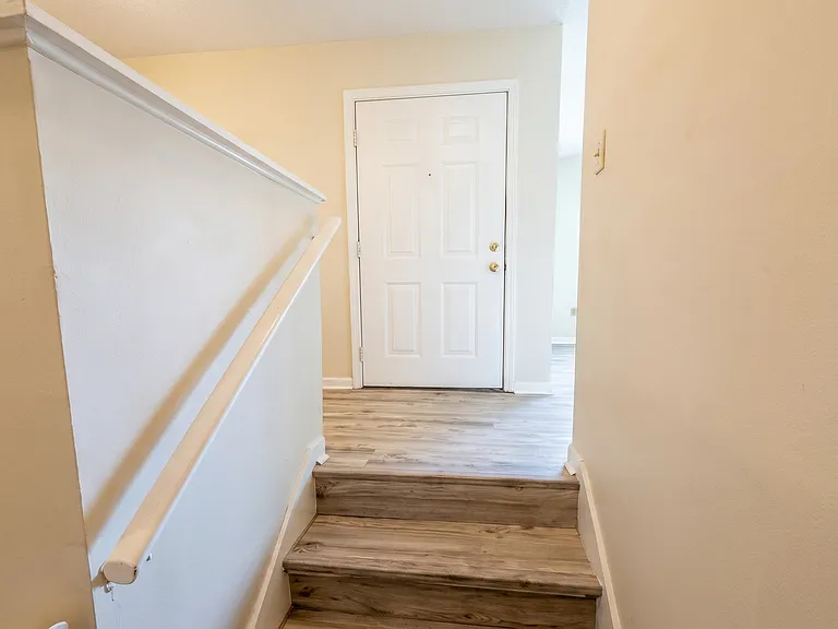 23 Old South Ct — Photo 10