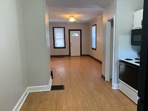 2 bed, 1.0 bath, 704 sqft, $995 — Photo 3