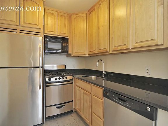 4th image of 145 Sackett St APT 5A