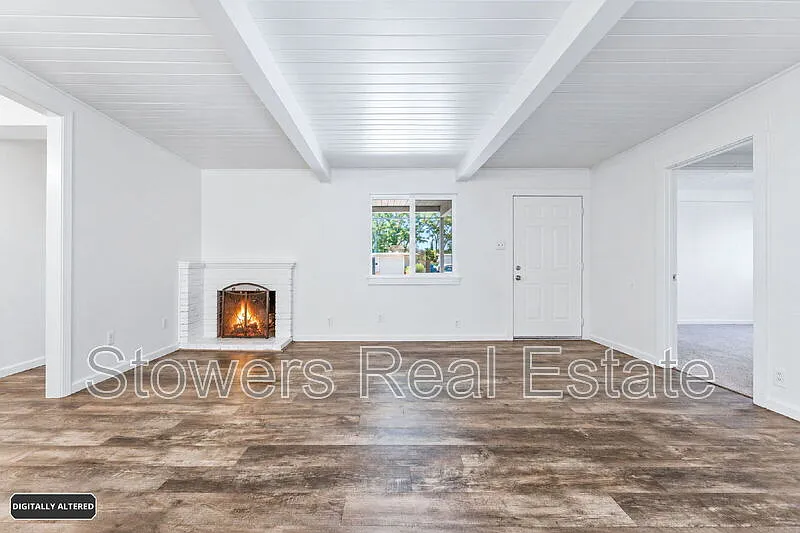 3 bed, 2.0 bath, 1068 sqft, $3,495 — Photo 4
