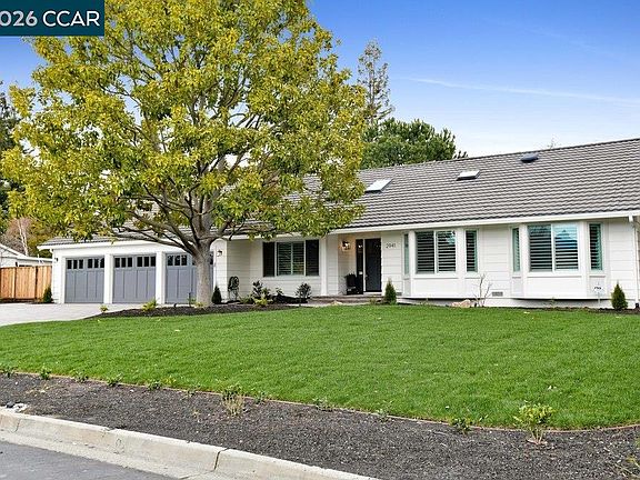 2nd image of 2941 Roundhill Rd