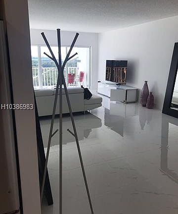 4th image of 500 Bayview Dr APT 1620