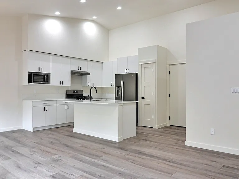 7421 Pioneer Way #7441A — Photo 14