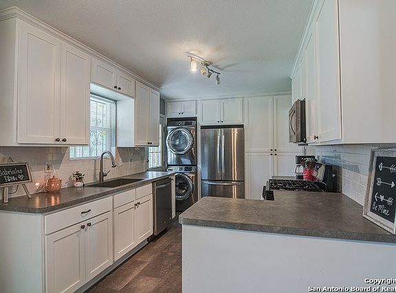 5th image of 2503 Greencrest Dr