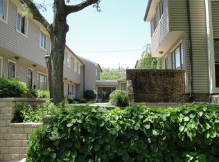 1154 Meadow Rd, Northbrook, IL