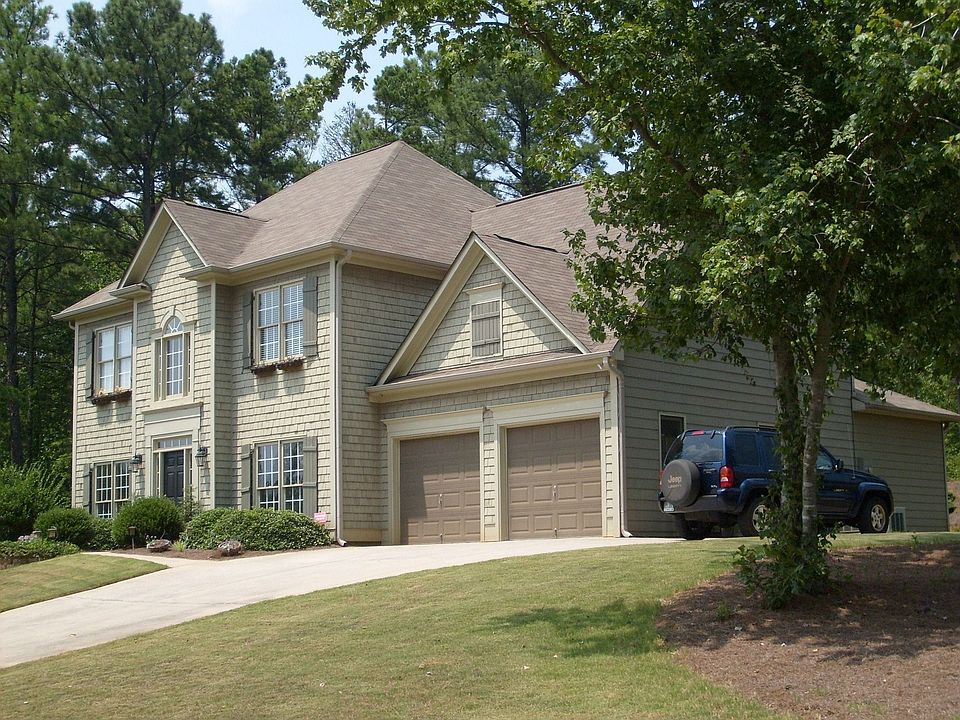 Traditional Hedgewood Home