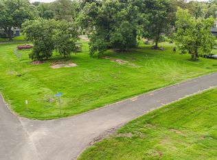 620 Austin St, West Columbia, TX 77486