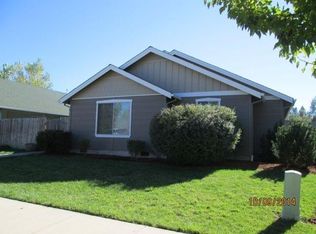 2873 SW Elmer Nelson Ln, Grants Pass, OR 97527