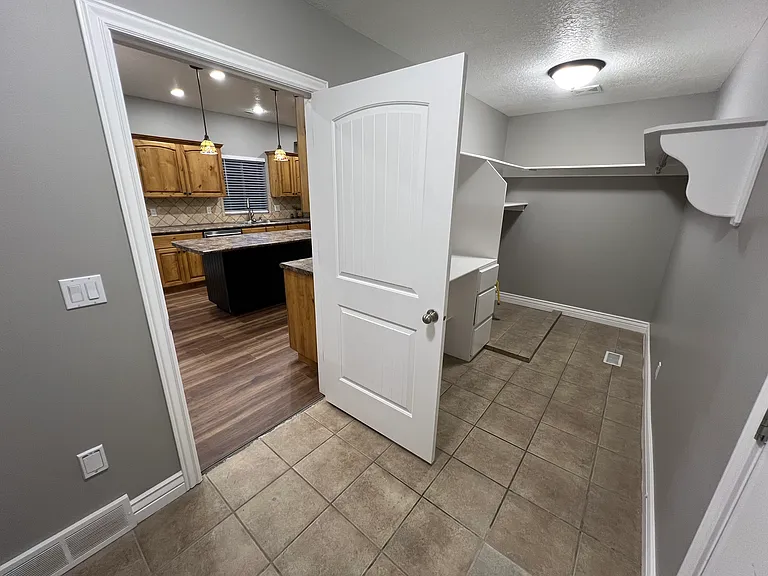 2254 N 1560 W — Photo 27