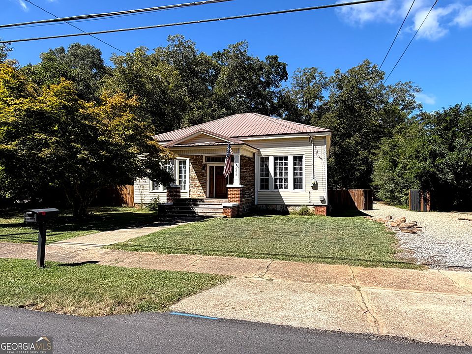 1st image of 609 Greenwood St