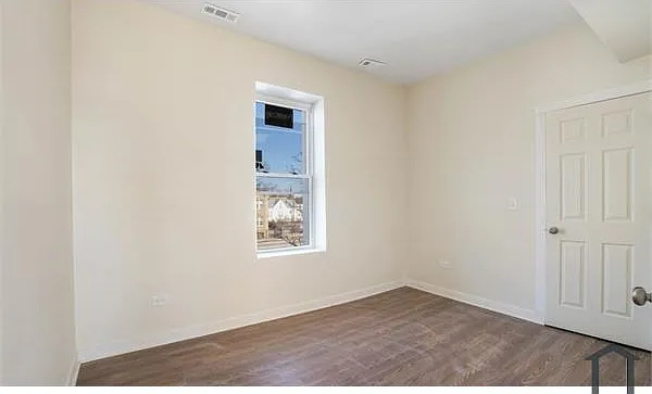 6709 S Carpenter St #2F — Photo 2