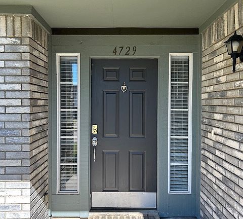 3rd image of 4729 Waterway Dr